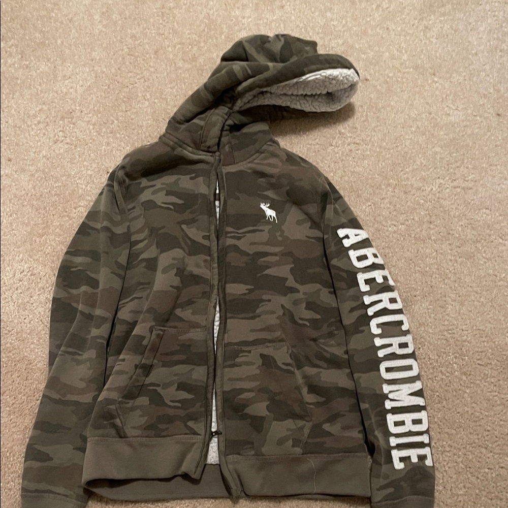 Abercrombie & Fitch Green Camouflage Zip-Up